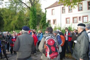 231-erlauterungen-von-jorn-wallacher-beim-forsthaus-neuhaus 231-erlauterungen-von-jorn-wallacher-beim-forsthaus-neuhaus